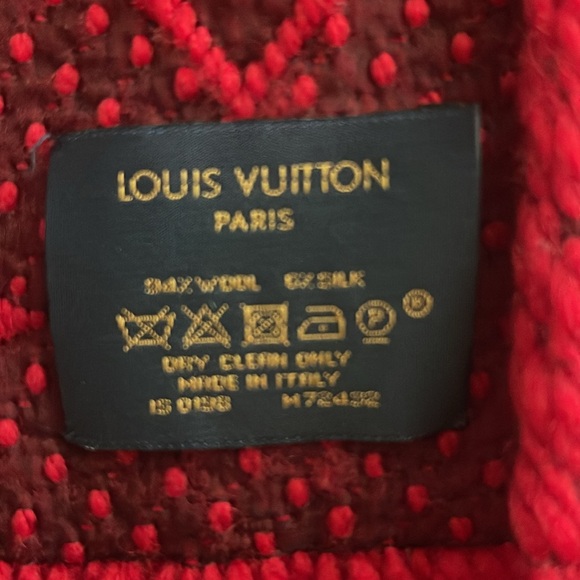 LV Logo Mania Scarf - Picture 6 of 6